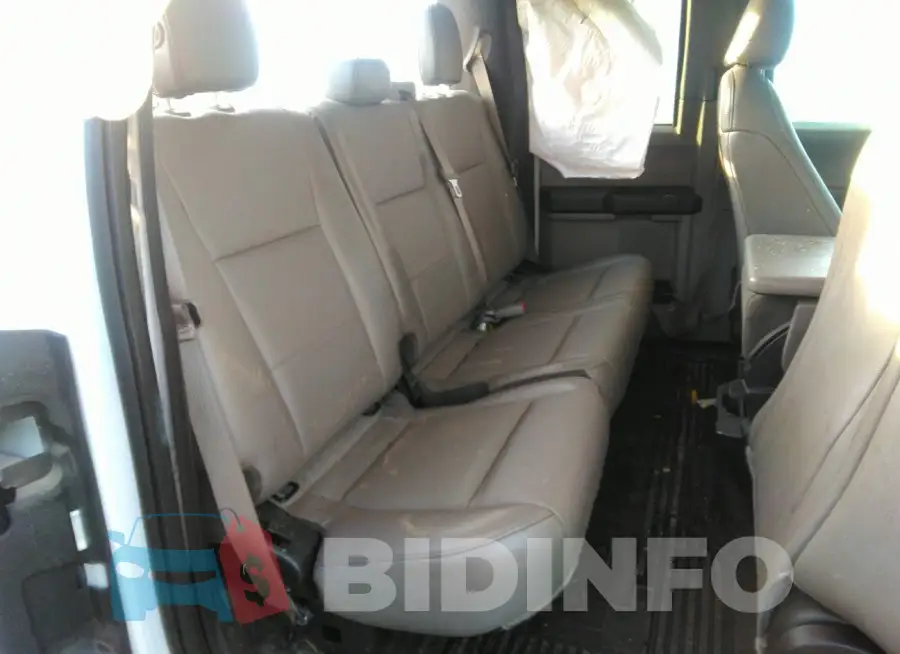 1FT7X2B67HEF00324 Photo# 8