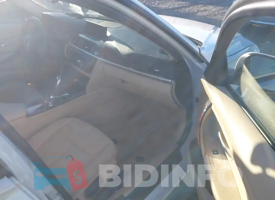 WBA3C3G51FNS73836 Photo# 5