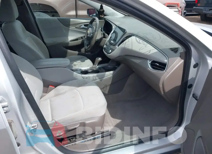 1G1ZD5ST7JF150419 Photo# 5