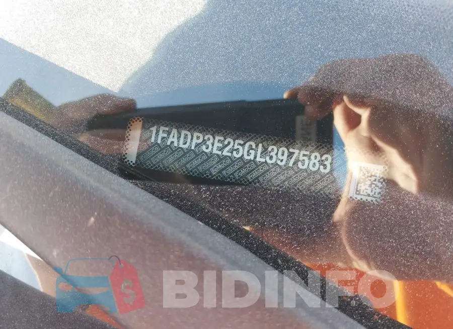 1FADP3E25GL397583 Photo# 9
