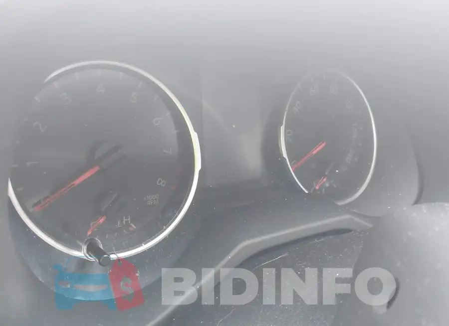 JTMW1RFVXKD028141 Photo# 7