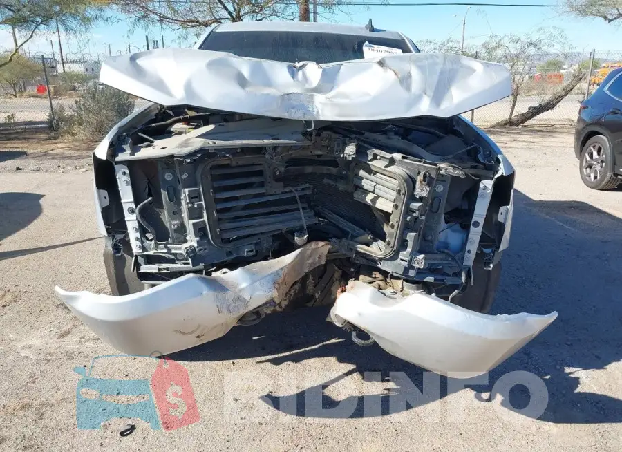 1GCRCPEC0JZ330132 Photo# 6