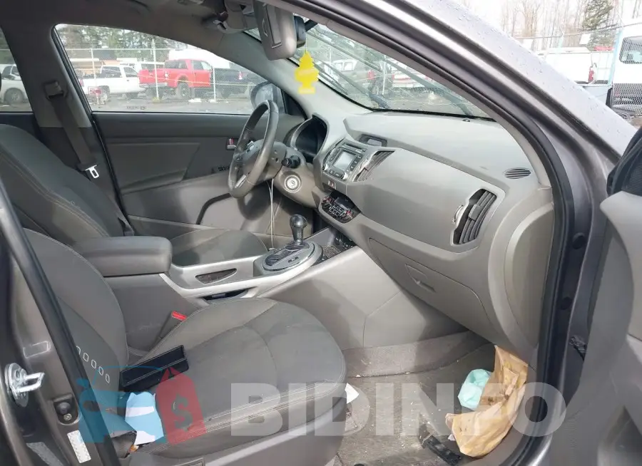 KNDPCCACXF7760775 Photo# 5