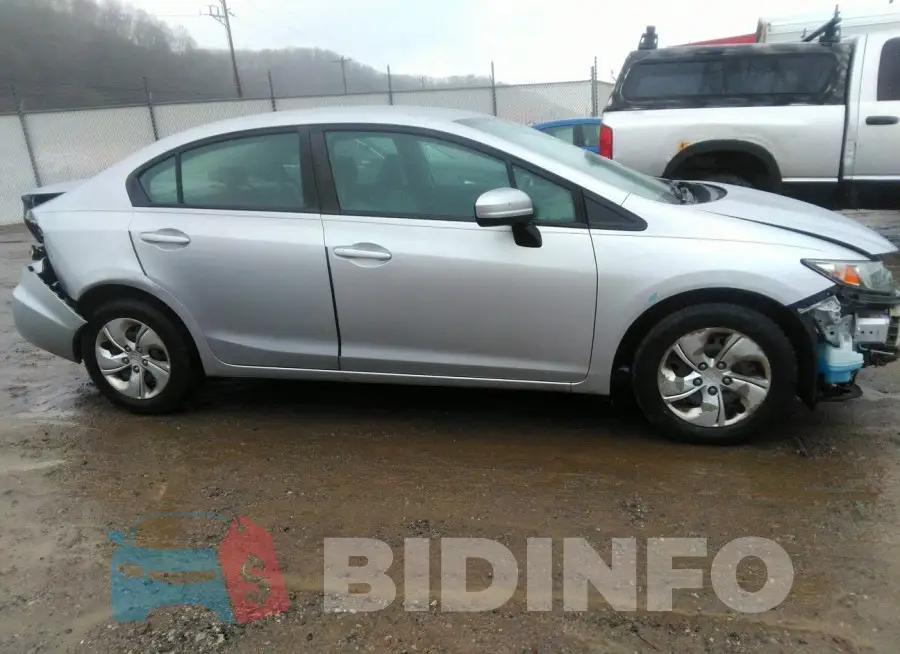 19XFB2F52FE228018 Photo# 14