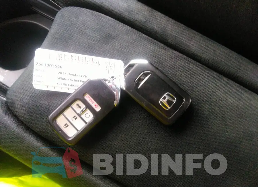 19XFC2F82HE019839 Photo# 11