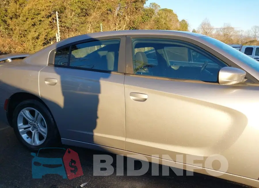 2C3CDXBG7FH790720 Photo# 13
