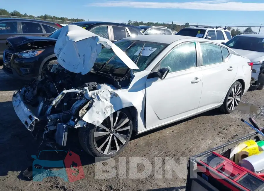 1N4BL4CV1LN308824 Photo# 2