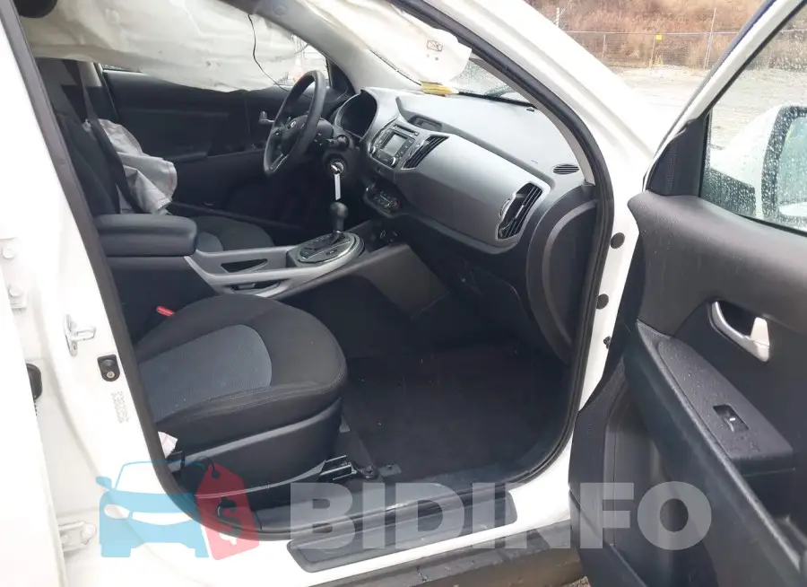 KNDPBCAC1F7773126 Photo# 5