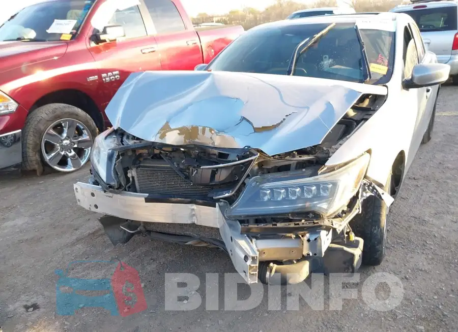 19UDE2F34HA010313 Photo# 6