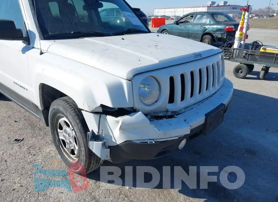 1C4NJPBB5ED570389 Photo# 6