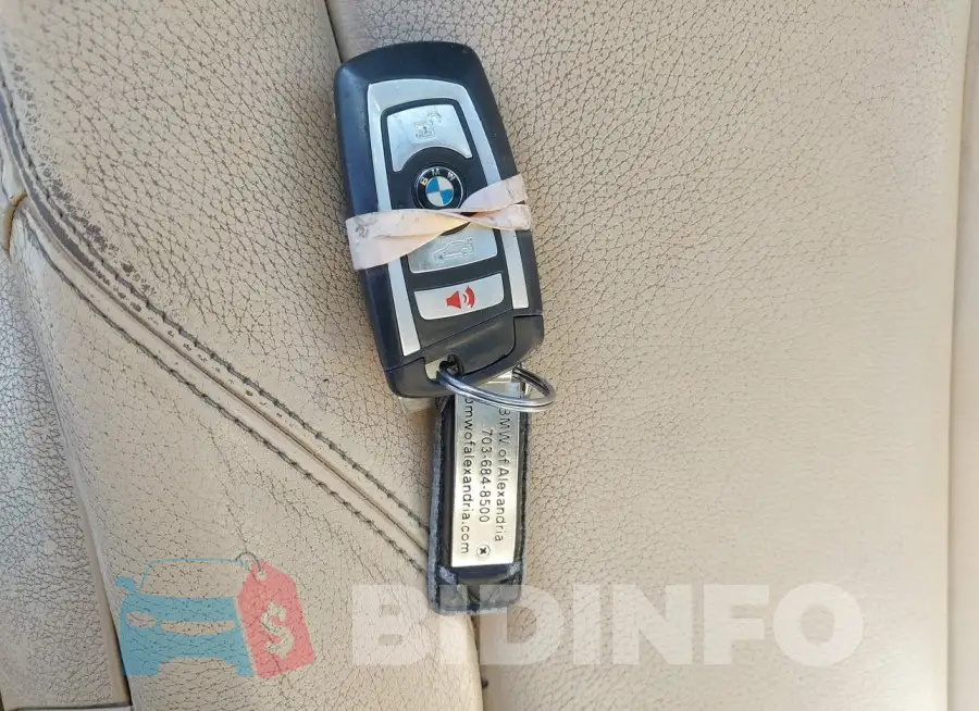 WBA8E3G55GNT75240 Photo# 11