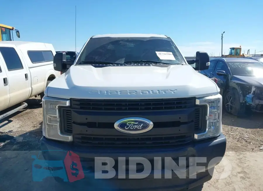 1FT7W2B64JEB97883 Photo# 12