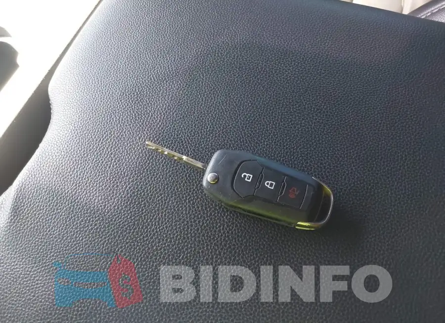 1FT7W2BT2JEB38028 Photo# 11