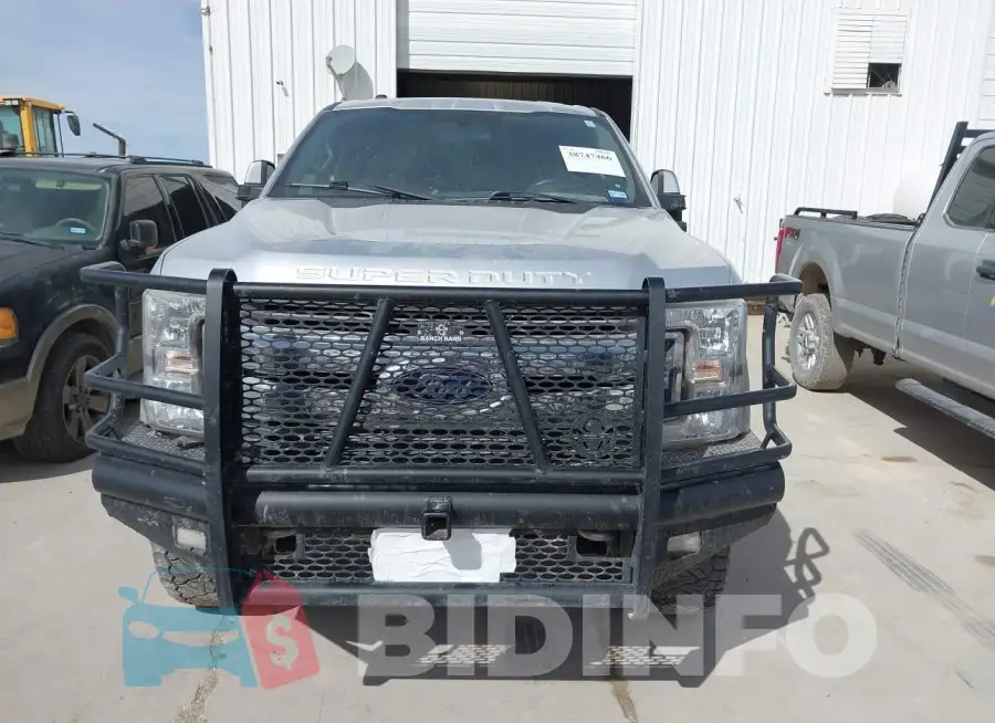 1FT7W2BT9JEB64562 Photo# 12