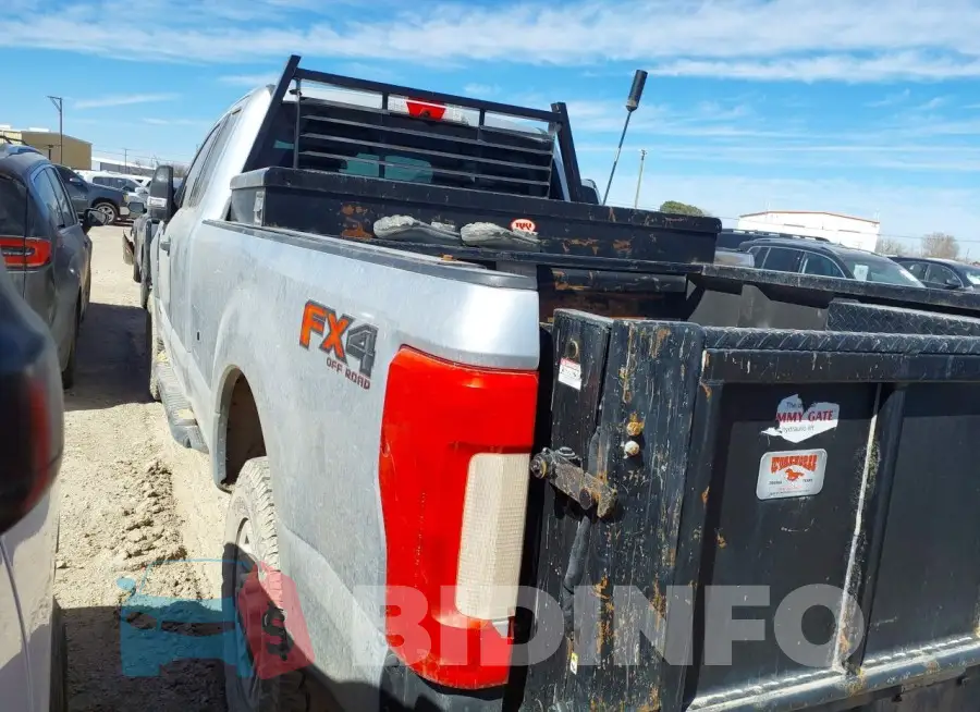 1FT7X2BT1JEC18708 Photo# 3