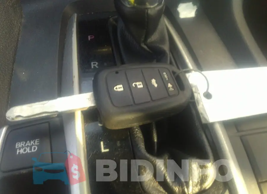 19XFC2F50GE011937 Photo# 11