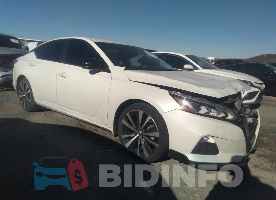 1N4BL4CV3LN305102 Photo# 1