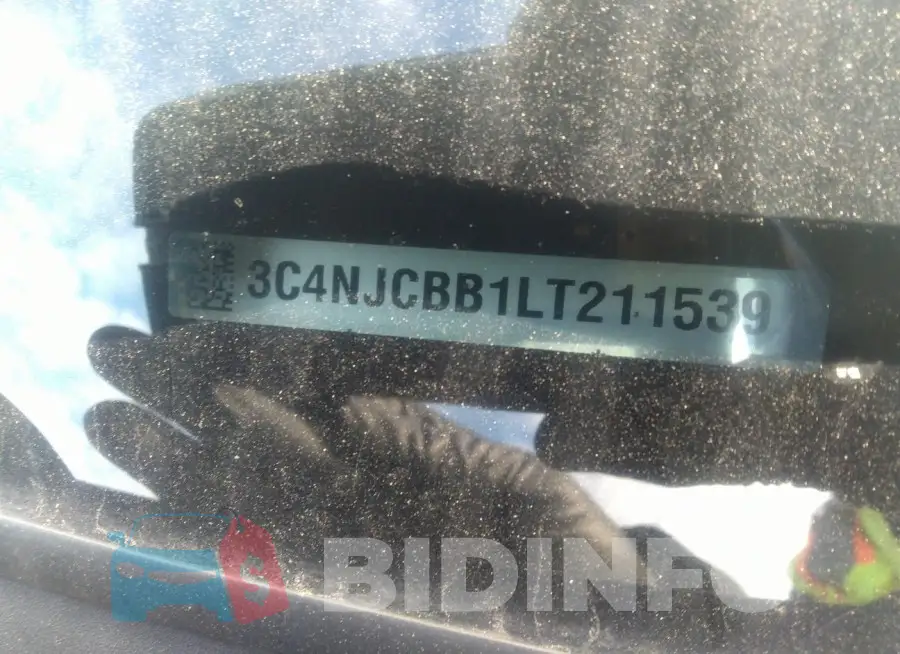 3C4NJCBB1LT211539 Photo# 9