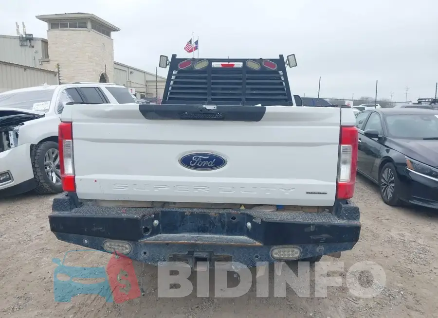 1FT8W3BT2JEC94418 Photo# 8