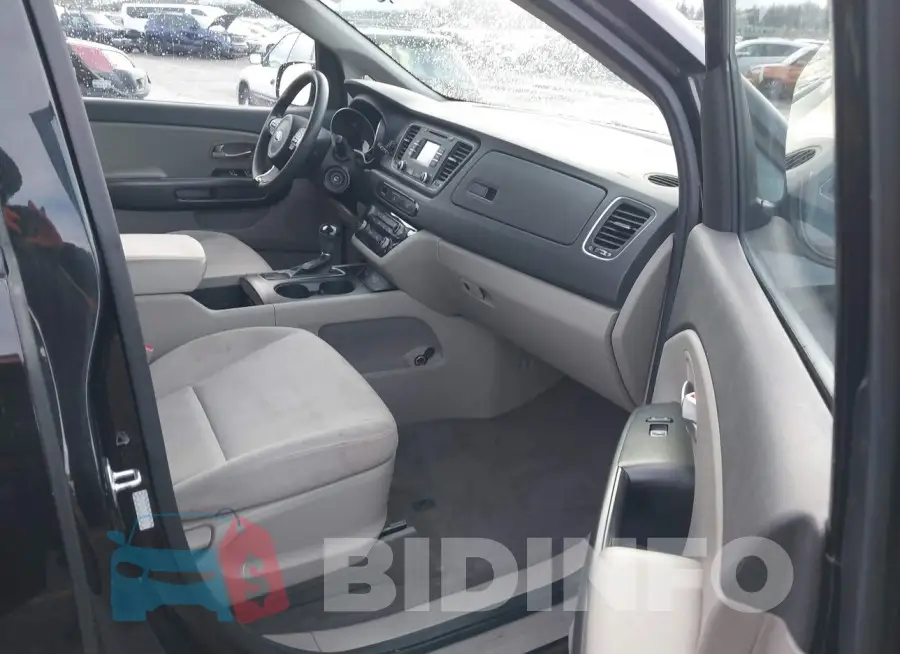 KNDMB5C19F6050415 Photo# 5