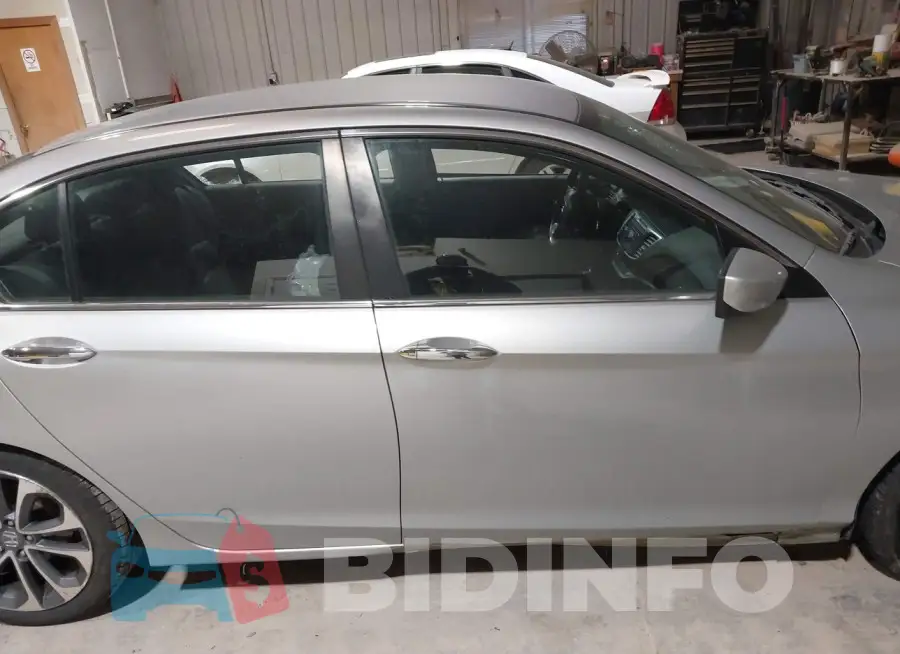 1HGCR2F55EA180774 Photo# 14
