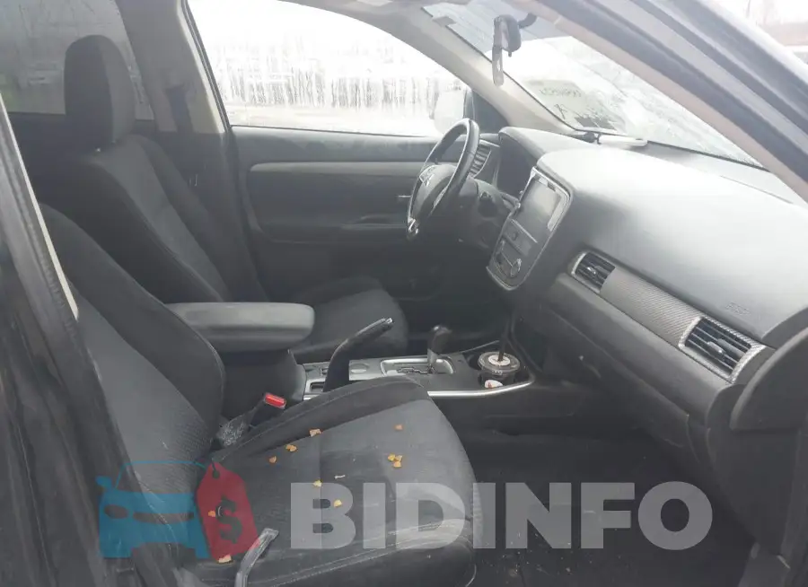 JA4AD3A37JZ055944 Photo# 5