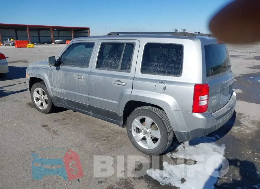 1C4NJPFB7FD236246 Photo# 3