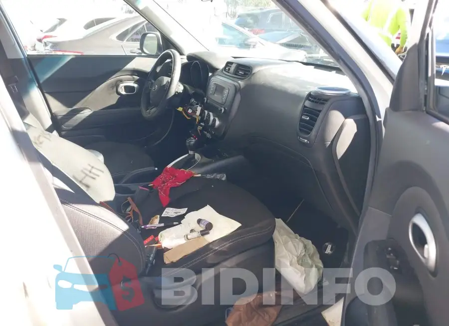 KNDJN2A26G7342796 Photo# 5