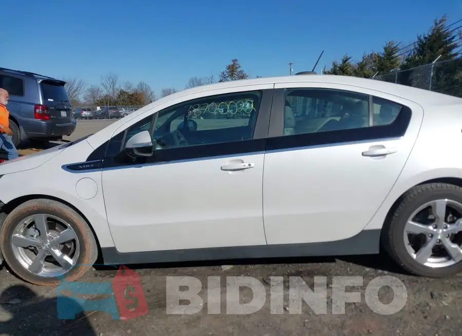 1G1RB6E43FU107151 Photo# 14