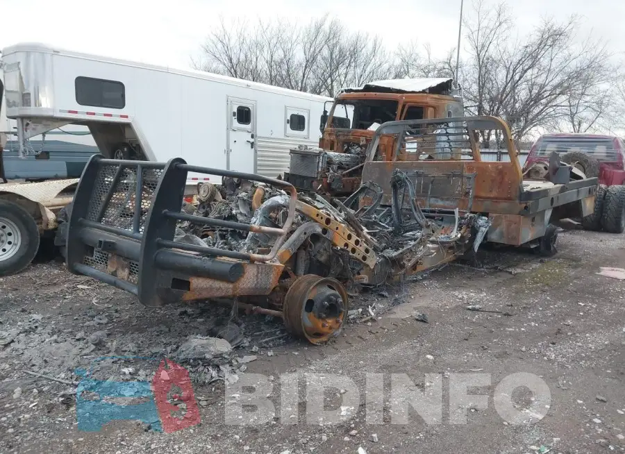 1FD8W3HTXJEB65135 Photo# 2