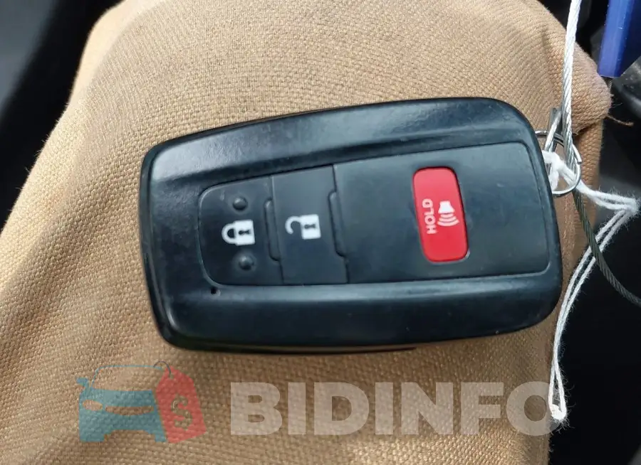 2T3P1RFV0MC240414 Photo# 11