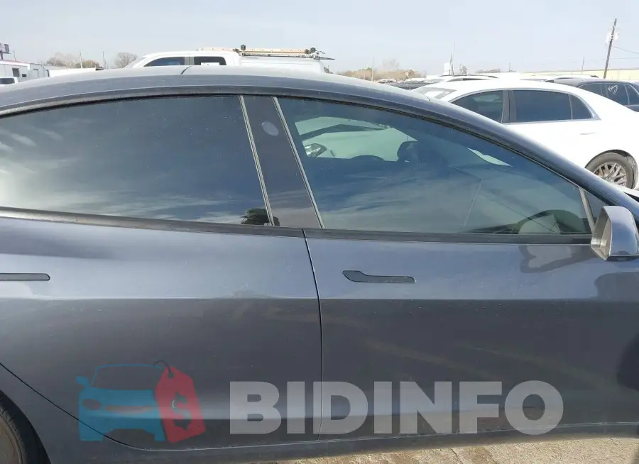 5YJ3E1EB6NF240502 Photo# 12