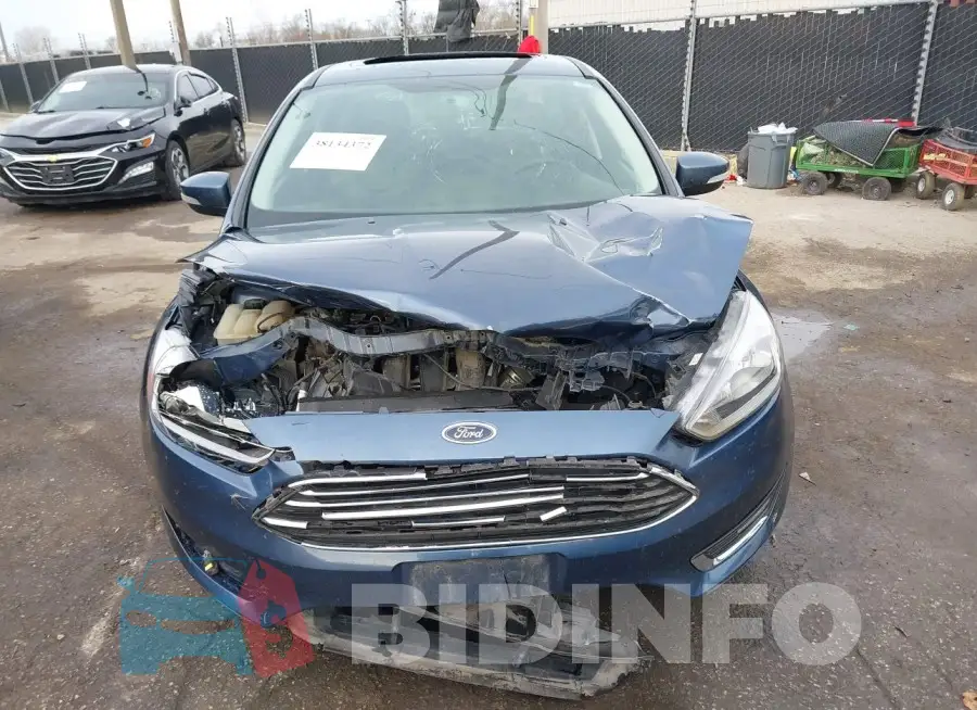 1FADP3J27JL242921 Photo# 6