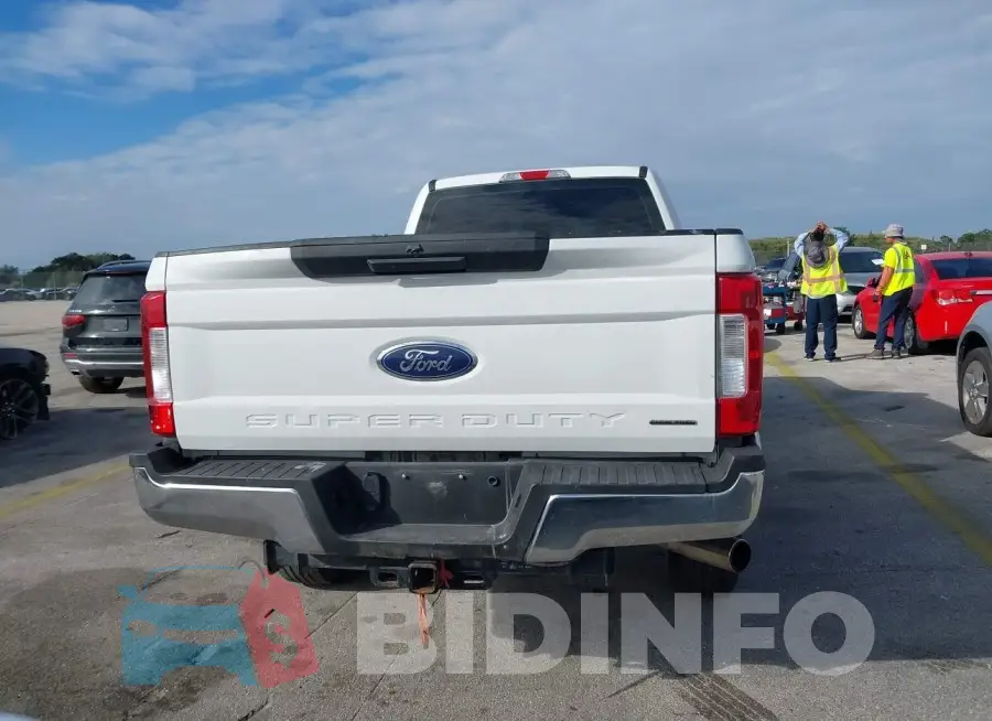1FT7W2B60KEG58417 Photo# 16