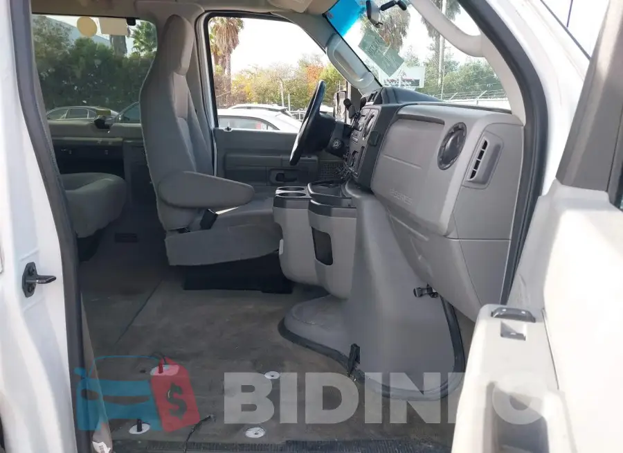 1FBSS3BL3EDB04076 Photo# 5