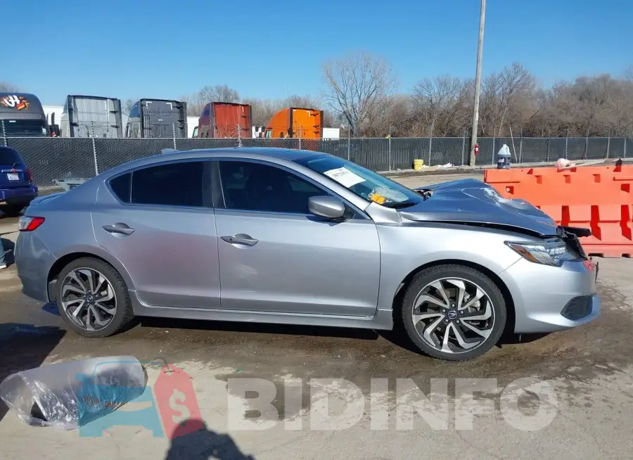 19UDE2F43JA005621 Photo# 13