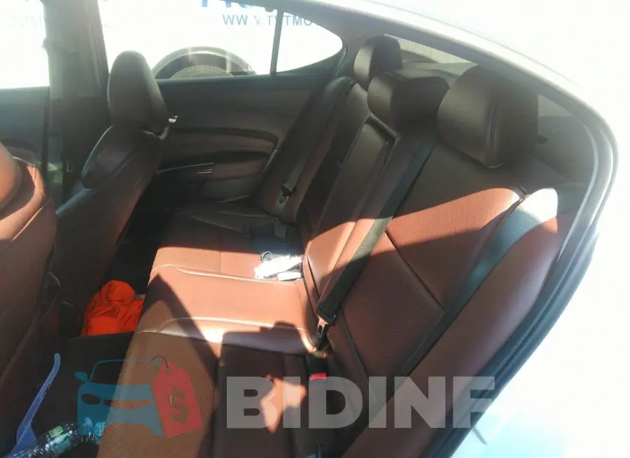 19UUB2F54FA011291 Photo# 8