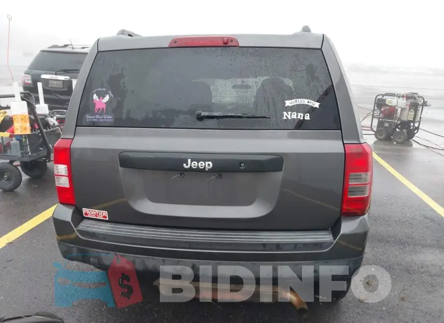 1C4NJPBBXED905162 Photo# 17