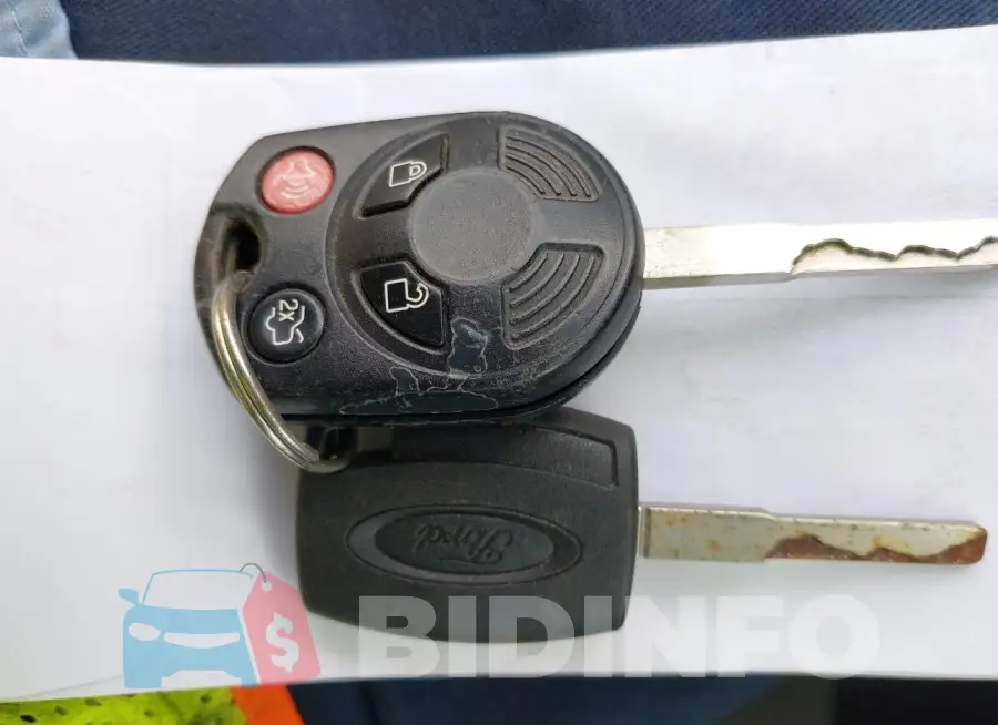 1FADP3E21GL270975 Photo# 11
