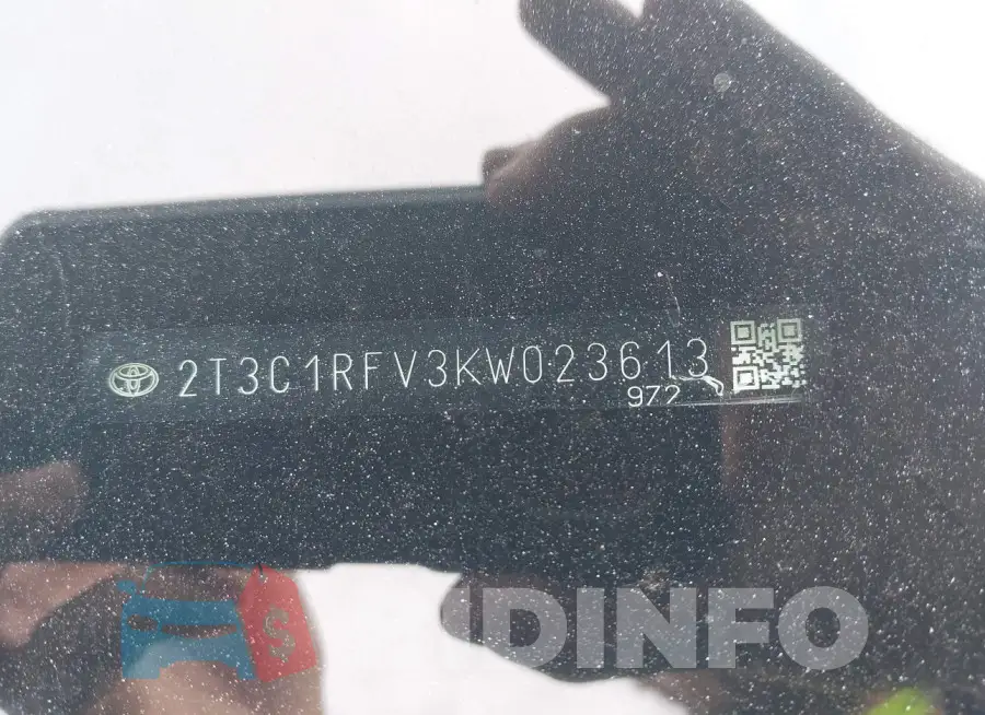 2T3C1RFV3KW023613 Photo# 9