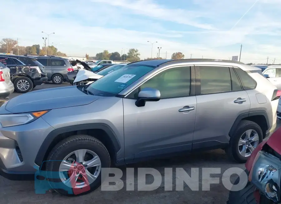 2T3W1RFV3MC116410 Photo# 14