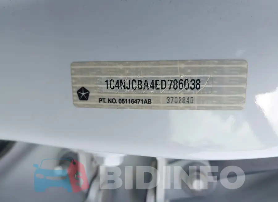 1C4NJCBA4ED786038 Photo# 9