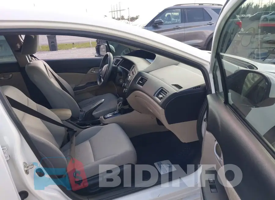 2HGFB2F53FH505247 Photo# 5