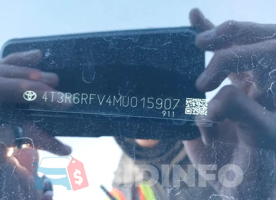 4T3R6RFV4MU015907 Photo# 9