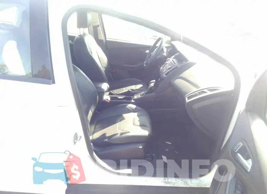 1FADP3F25GL299717 Photo# 5