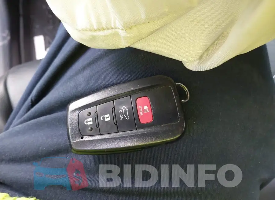 2T3C1RFV8MC170403 Photo# 11