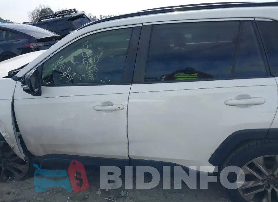 JTMC1RFV8KD504387 Photo# 13