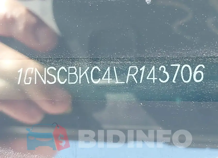 1GNSCBKC4LR143706 Photo# 9