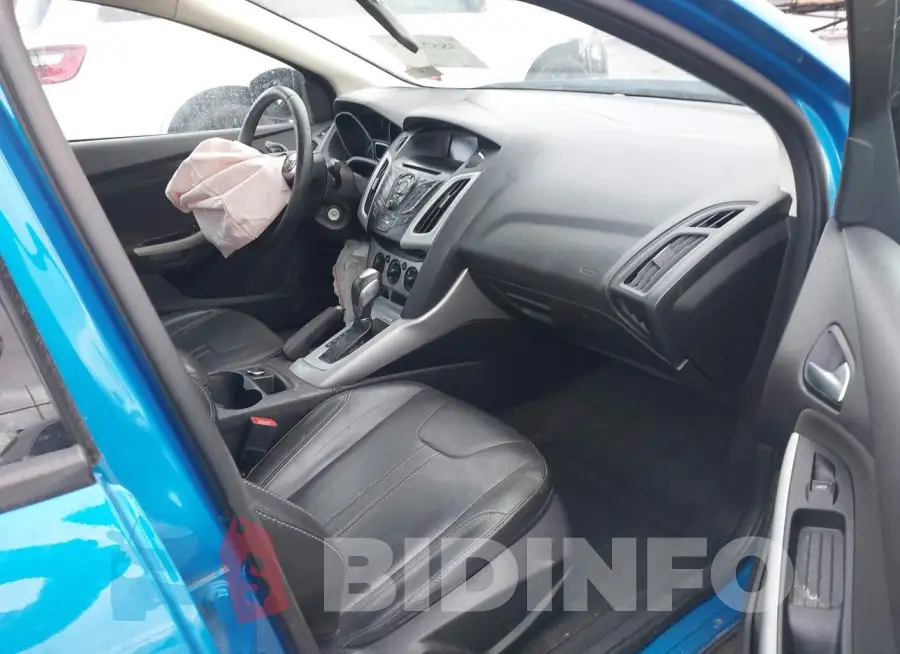 1FADP3F22EL347672 Photo# 5