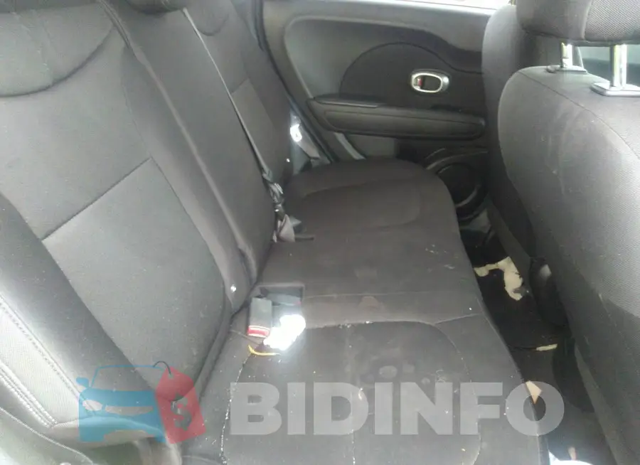 KNDJN2A26F7785173 Photo# 8